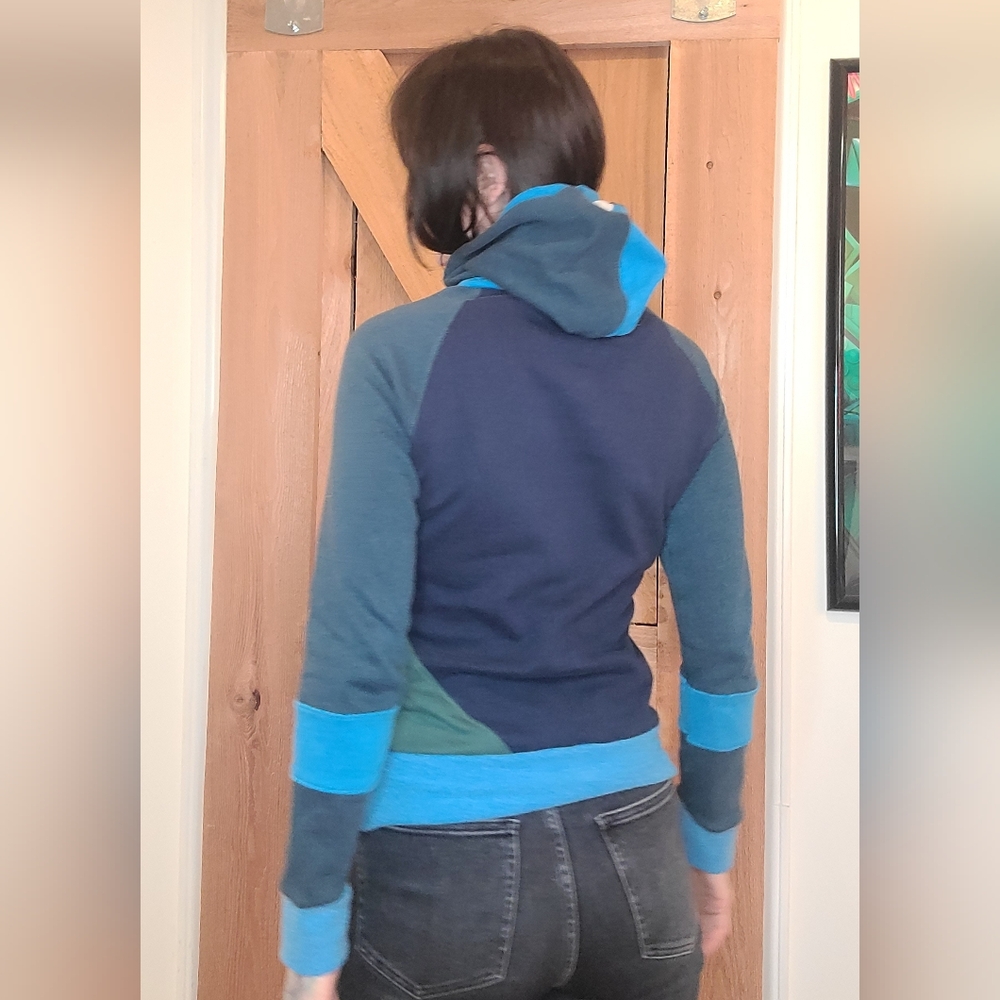 Handmade Colorblock Cowl Hoodie Sweater - Picture 3 of 5